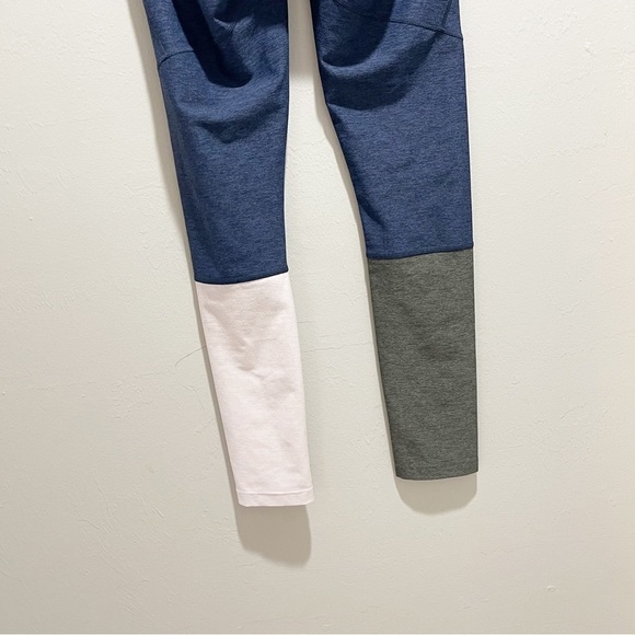 OUTDOOR VOICES Women’s Asymetrical Colorblock Leggings Navy Gray Pink Size XS - Picture 7 of 8